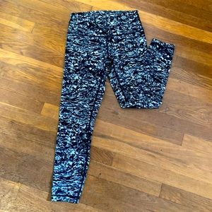 Lululemon Wunder Under 25”